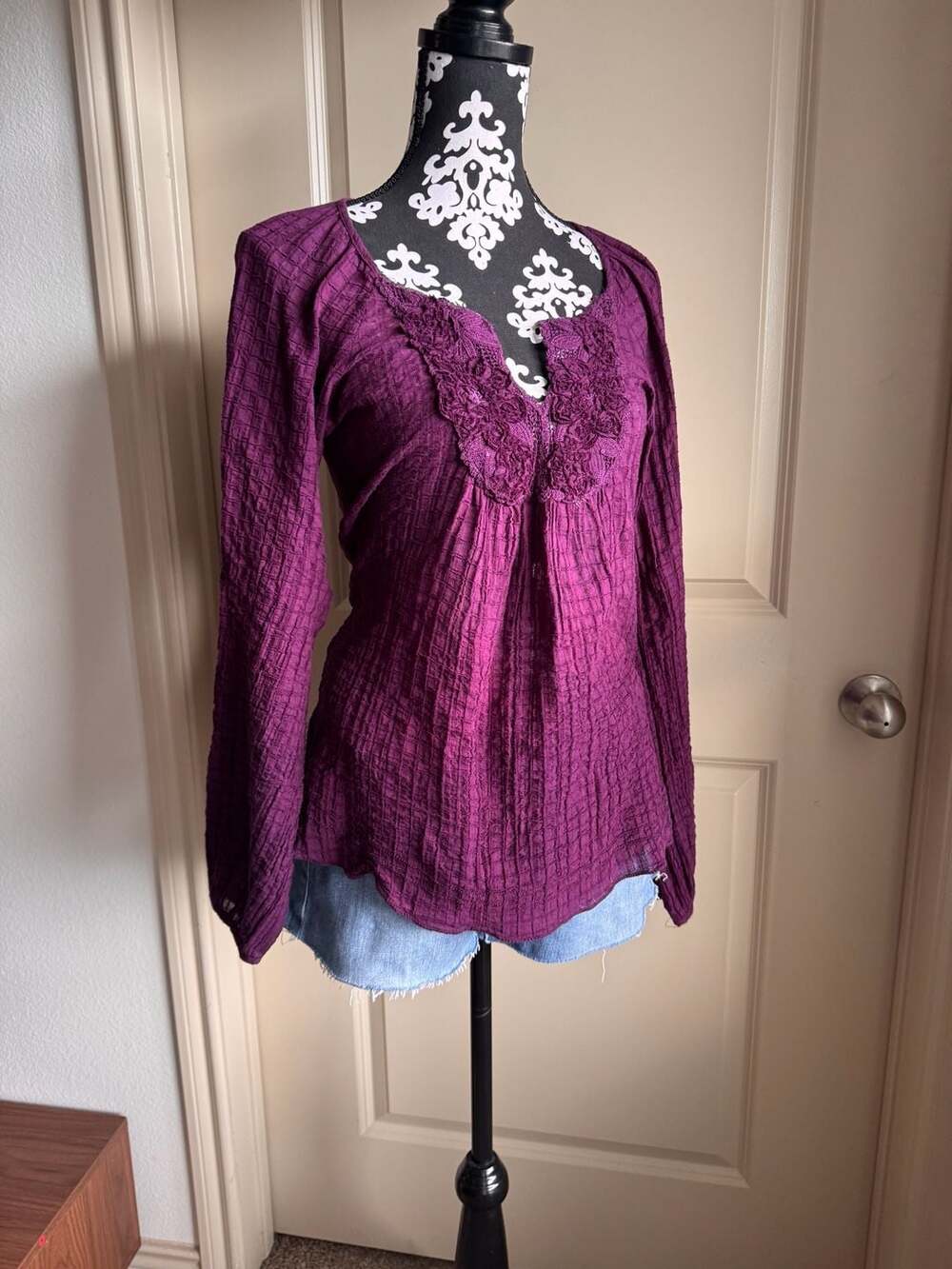 100% cotton Purple Textured Long Sleeve Crochet Neck Top Blouse XS